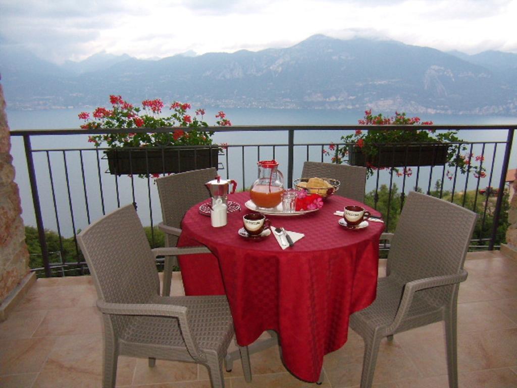 Aparthotel La Casa Di Pericle Brenzone sul Garda Pokoj fotografie